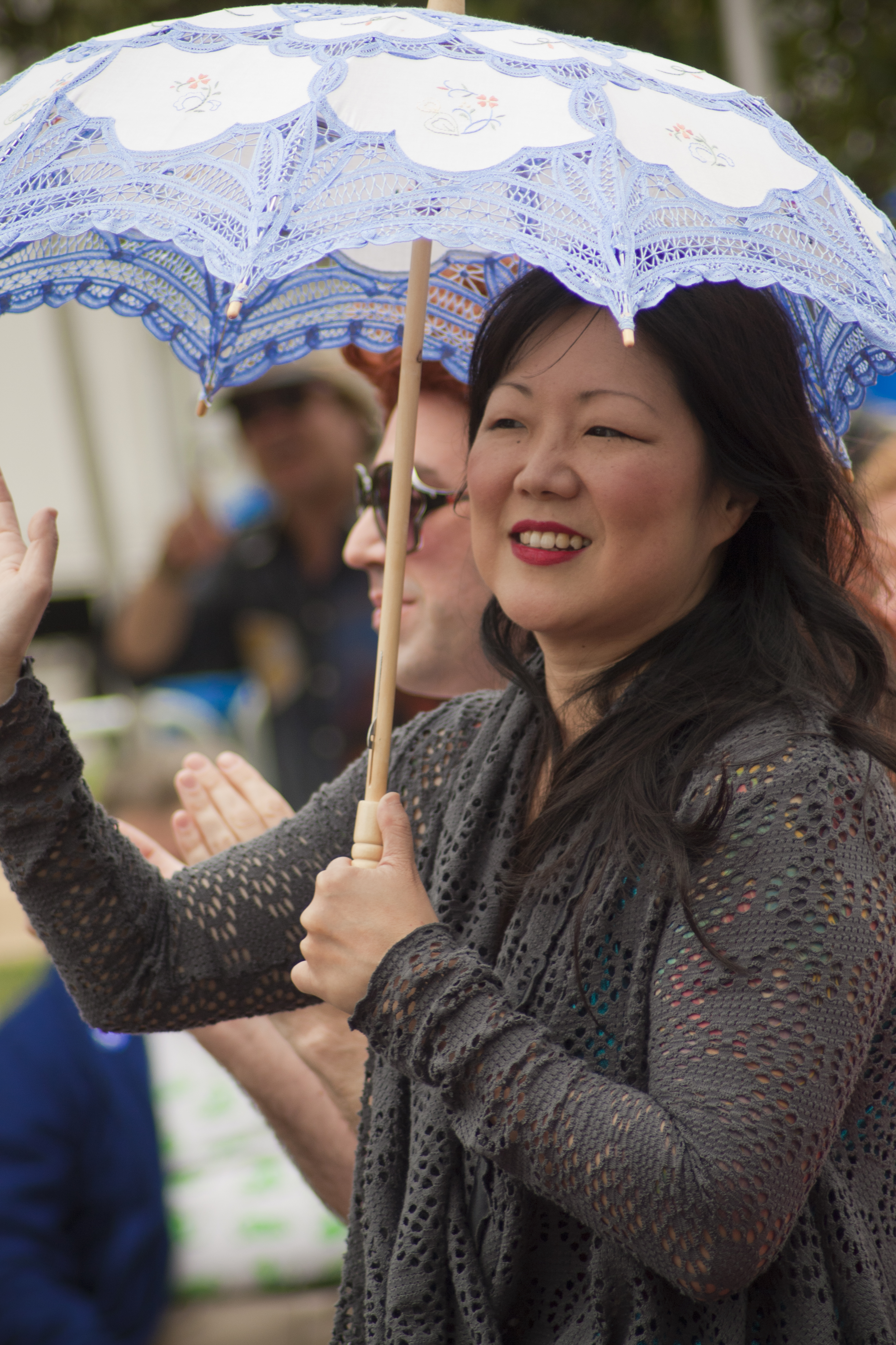 https://upload.wikimedia.org/wikipedia/commons/0/0a/Margaret_Cho_at_Los_Angeles_Pride_-_20110612.jpg