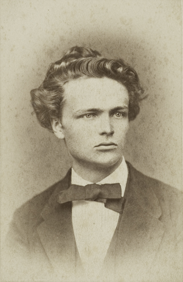 https://upload.wikimedia.org/wikipedia/commons/6/66/AStrindberg1874.jpeg