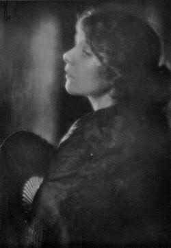 Mather posing for Edward Weston's Carlota (1914)