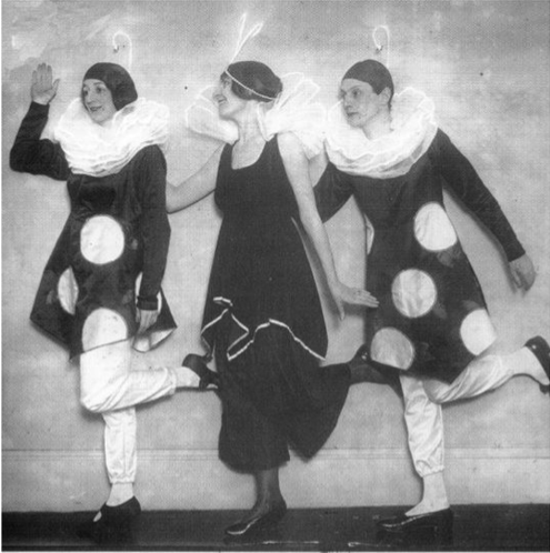 Actress Aileen Dresser and two revelers. Photo by Jessie Tarbox Beals.