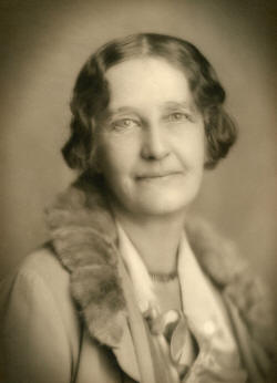 Edith Joan Lyttleton (1873 - 1945).jpg