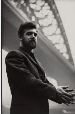 Louis Killen

by Brian Shuel
modern bromide print from original negative, 1965
15 3/8 in. x 10 1/8 in. (390 mm x 256 mm) image size
Given by Brian Shuel, 2010
Photographs Collection
NPG x134913