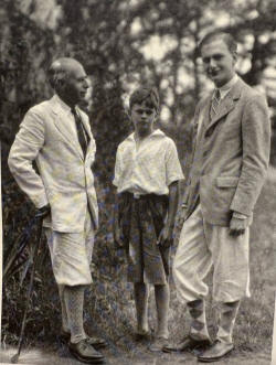 Ferdinand with his brother Alexis and father Fred Coudert. It comes from Virginia Veenswijk’s book Coudert Brothers.
